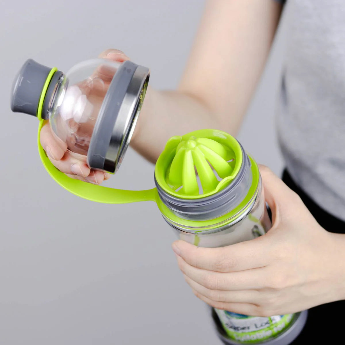 Cille Original Water Bottle with Squeezer 600ml / Elegant fruit Juice Pot