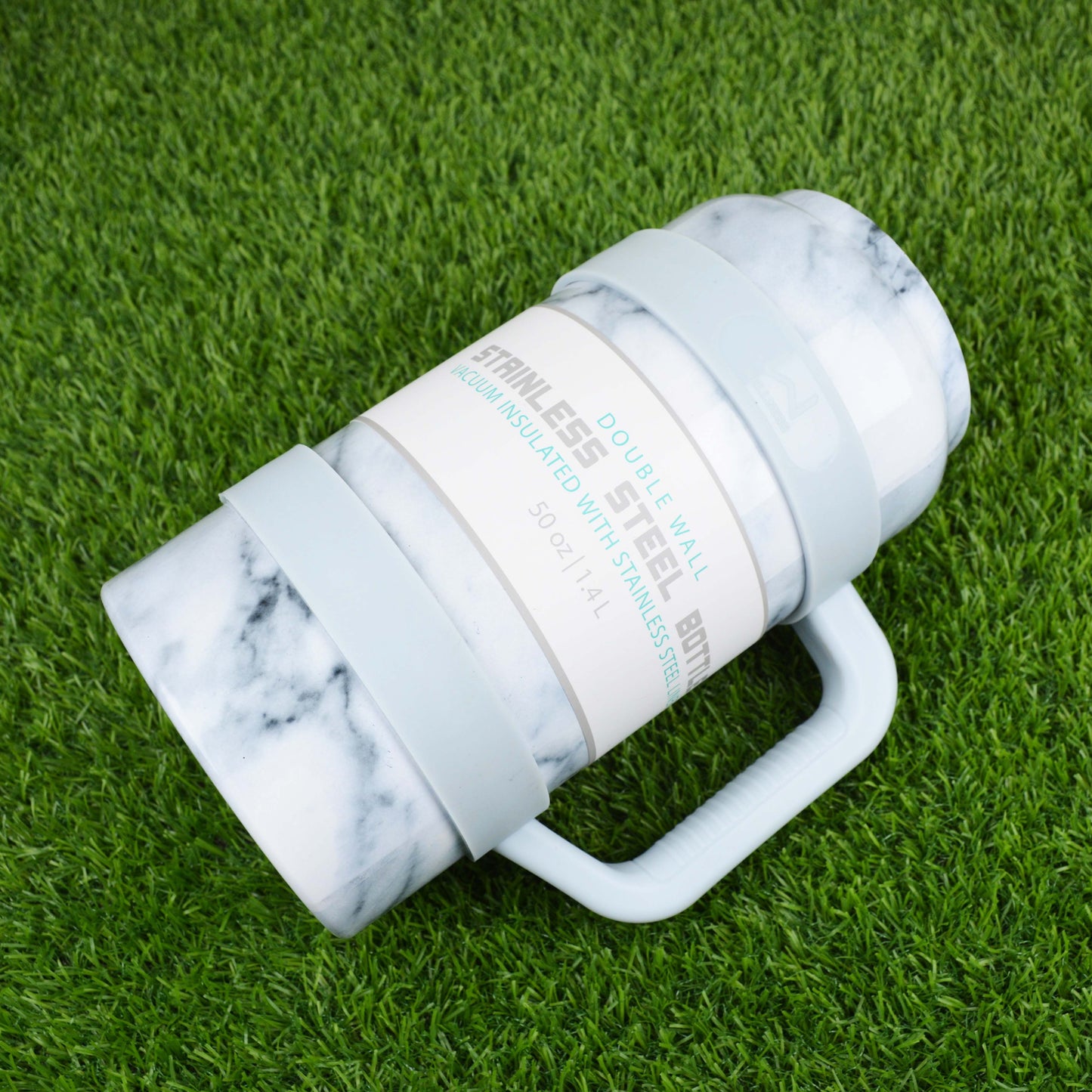 Double wall stainless steel bottle Vacuum insulated with stainless steel liner 50 oz 1.4L