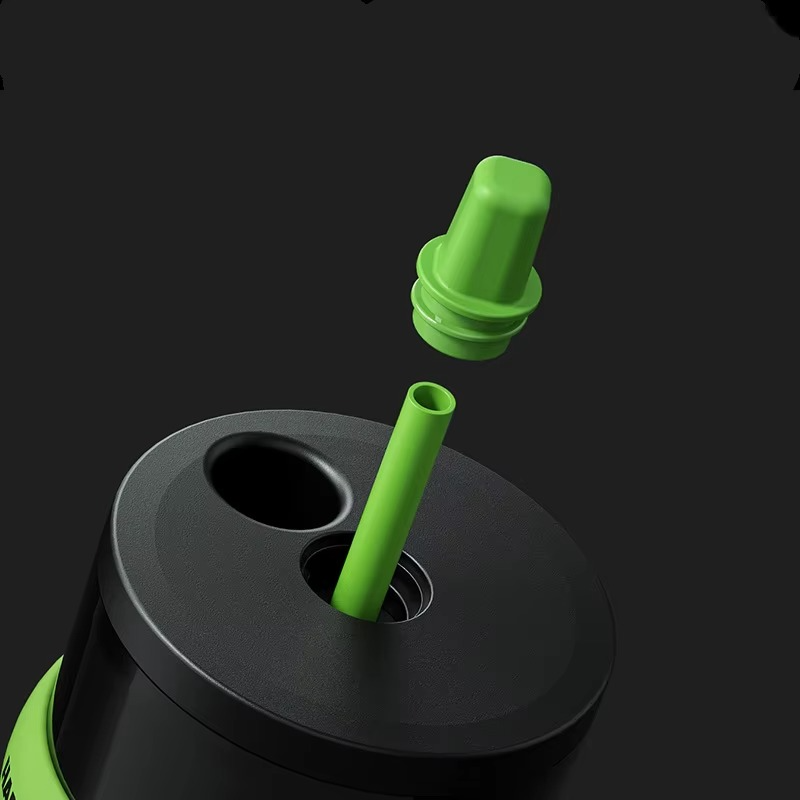 Newest Trend 710ml Stainless Steel Insulated Vacuum Cup Portable Car Coffee Tumbler Mug Cup With Straw