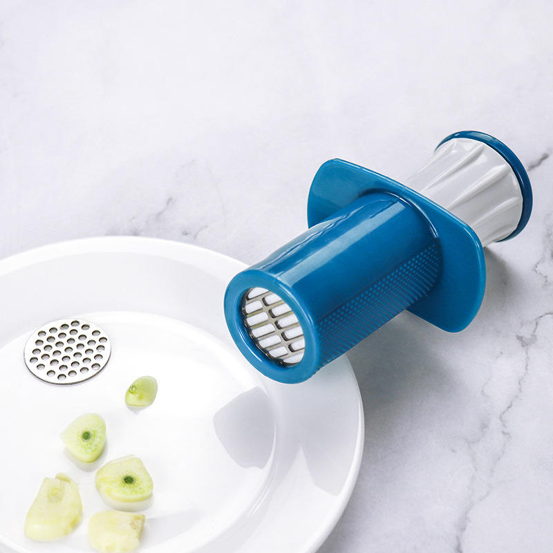 High Quality Plastic Manual Onion Garlic Presser Chopper Syringe Pressure Garlic Chopper