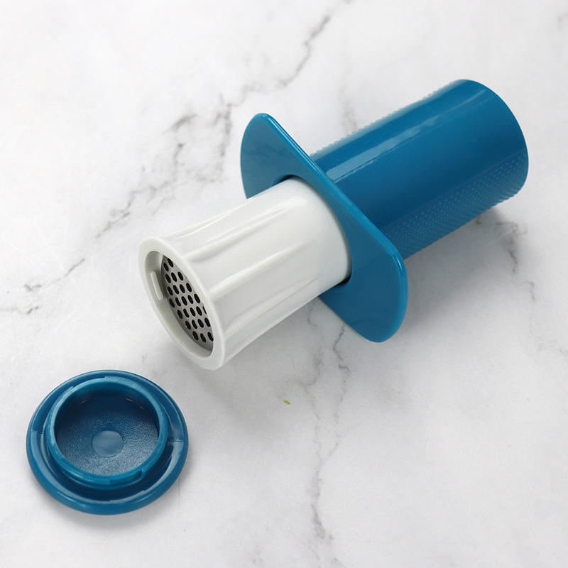 High Quality Plastic Manual Onion Garlic Presser Chopper Syringe Pressure Garlic Chopper
